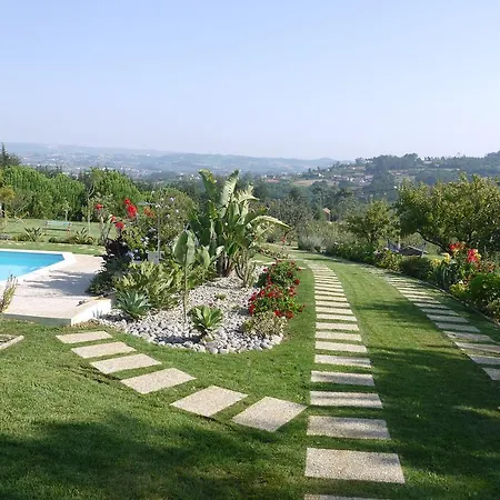 Villa Isabella's World- Casa Talbot Cela (Leira)