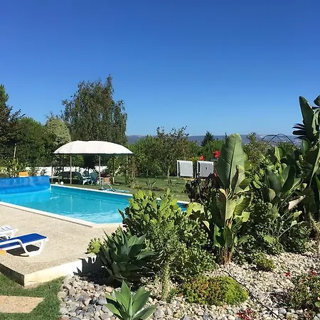 Villa Isabella's World- Casa Talbot Cela (Leira)